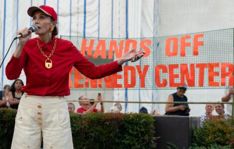 Thousands join protest outside Kennedy Center, expressing concern that Trump might tear it down